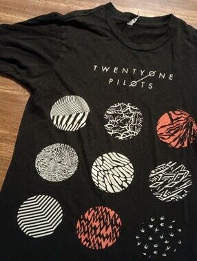 TWENTY ONE PILOTS T-SHIRT - XS // Music Band 21P Blurryface Tee Shirt Twentyone
